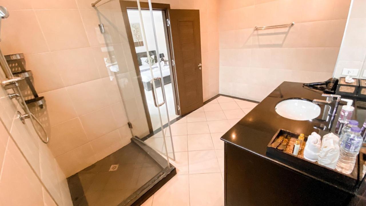 Hidden Palm Pool Villas Патая Екстериор снимка